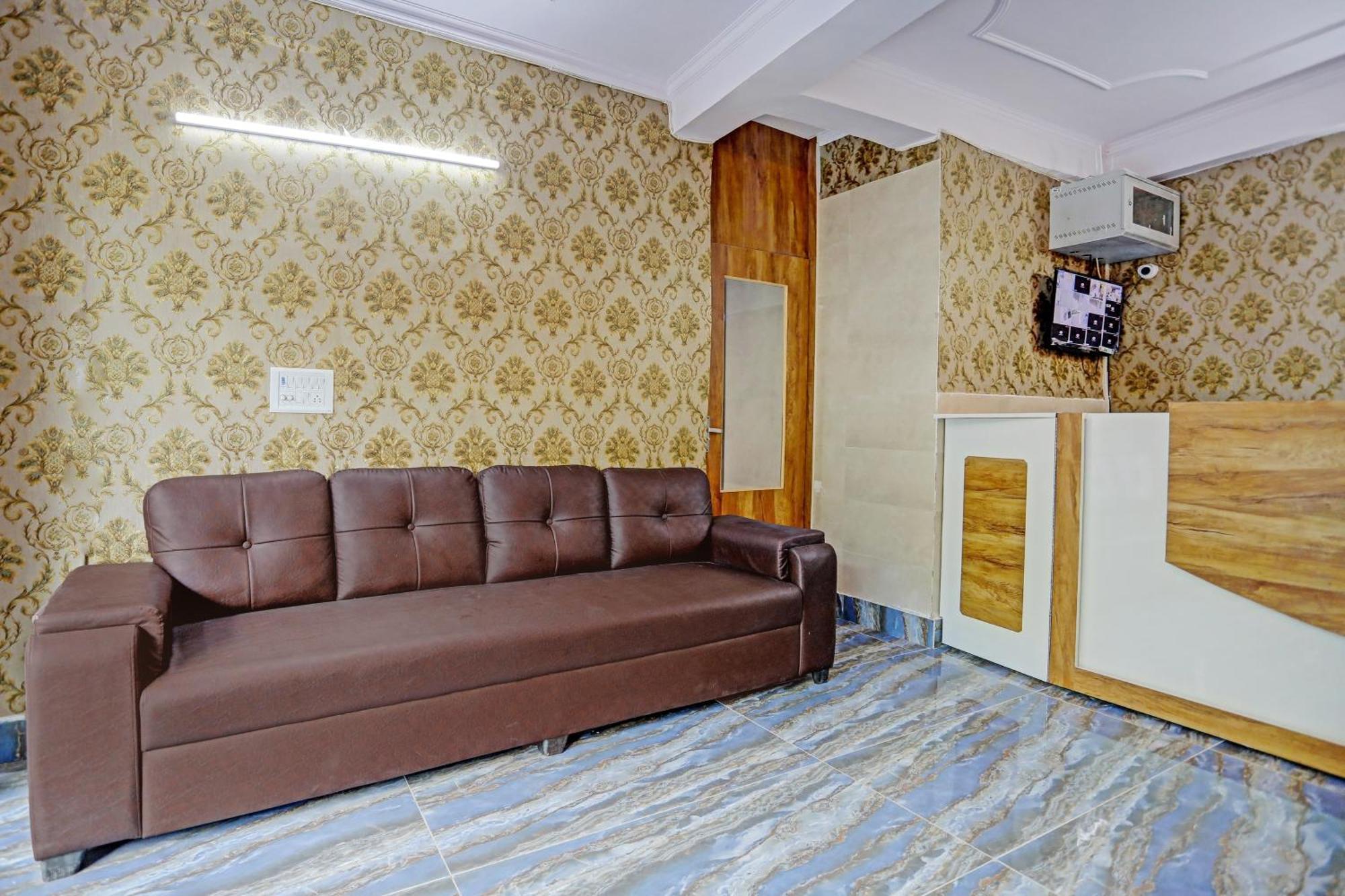 Super Umen Hotel Nearest Sector 66 Ноида Екстериор снимка