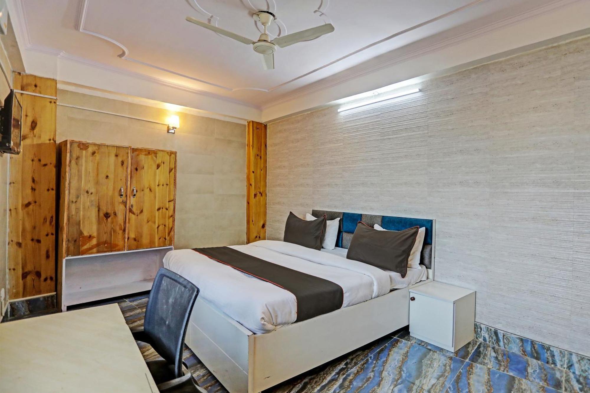 Super Umen Hotel Nearest Sector 66 Ноида Екстериор снимка