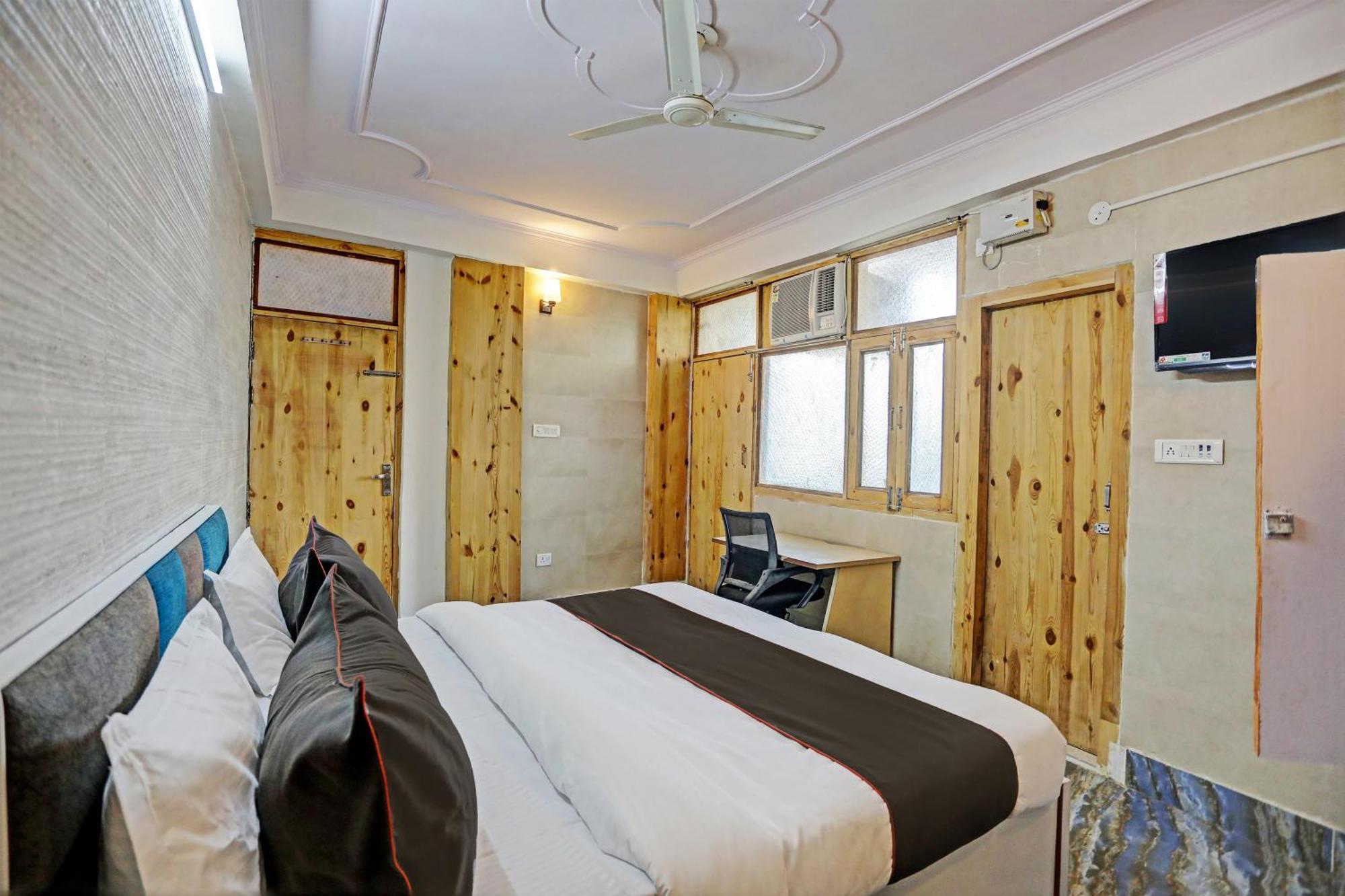 Super Umen Hotel Nearest Sector 66 Ноида Екстериор снимка