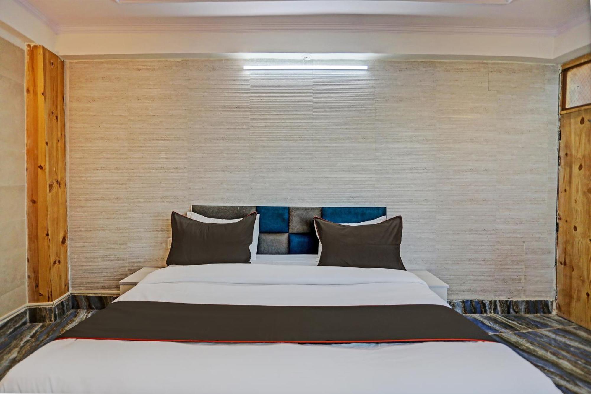 Super Umen Hotel Nearest Sector 66 Ноида Екстериор снимка